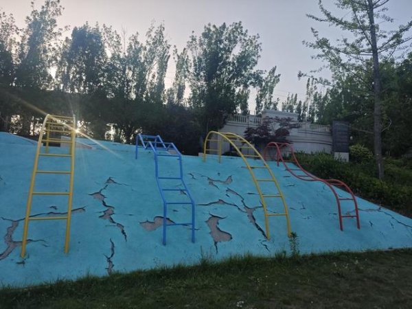 辉煌国际 顺义海德公园设施破败环境每况愈下，代建代管的公园到底谁来管才好？